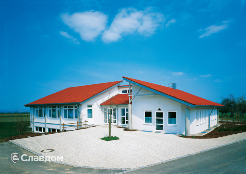 Коттедж с крышей из черепицы Creaton Harmonie Naturrot