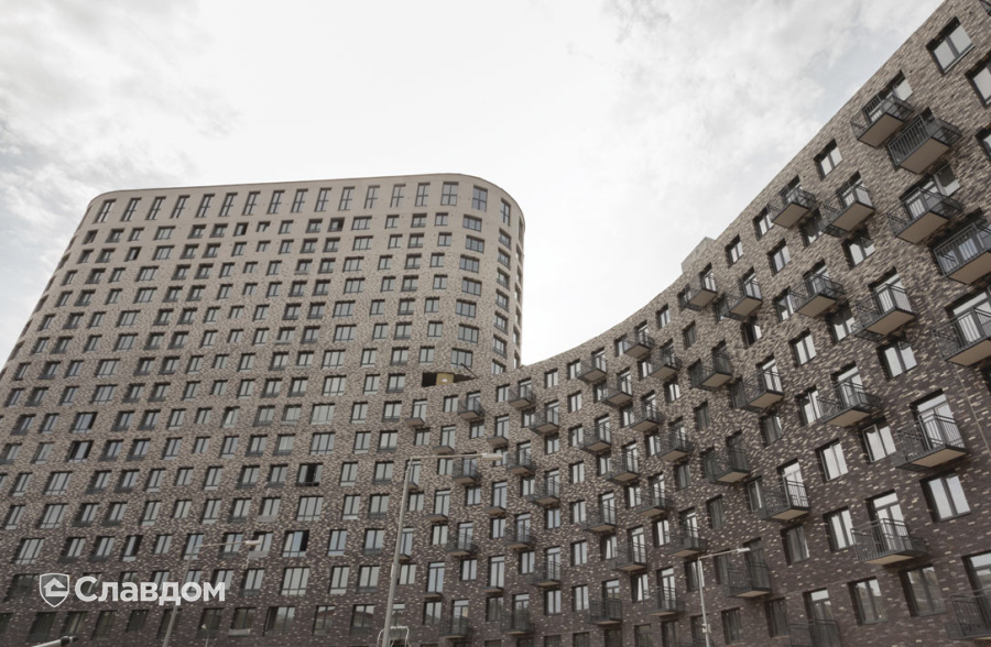Жилой район с облицовкой кирпичом Roben Oslo perlweiss, Faro grau, Faro schwarz-nuanciert, Chelsea basalt-bunt, Manchester