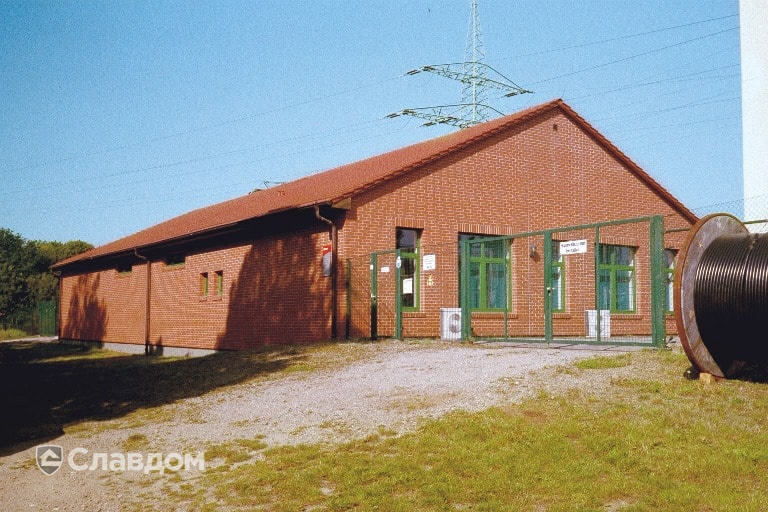 Произодственное здание с облицовкой кирпичом Terca Heide