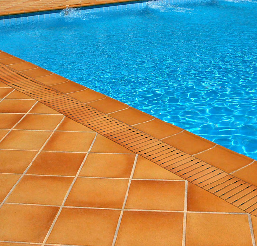 Испанская плитка для бассейна уже ждет своего покупателя