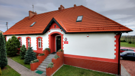 Частный дом с использованием композитной черепицы AeroDek (Decra) Classic цвет осенний каприз